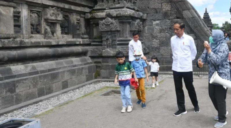 Presiden Joko Widodo Memanfaatkan Libur dengan Berkunjung ke Candi Borobudur