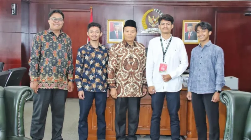 Suara Pemuda! Panggilan Hidayat Nur Wahid untuk Masa Depan Demokrasi Indonesia