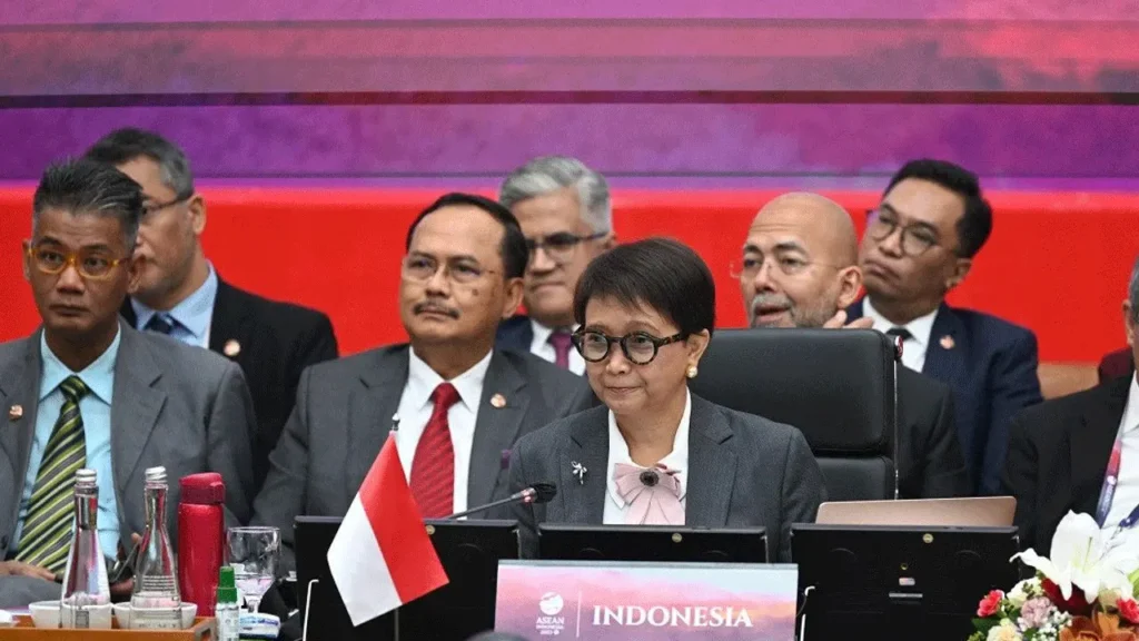 Menlu RI Ngajakin China Buat Tetep Damai di Indo-Pasifik, Nih!